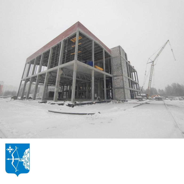 На улице Торфяной в Кирове строят детский сад и школу